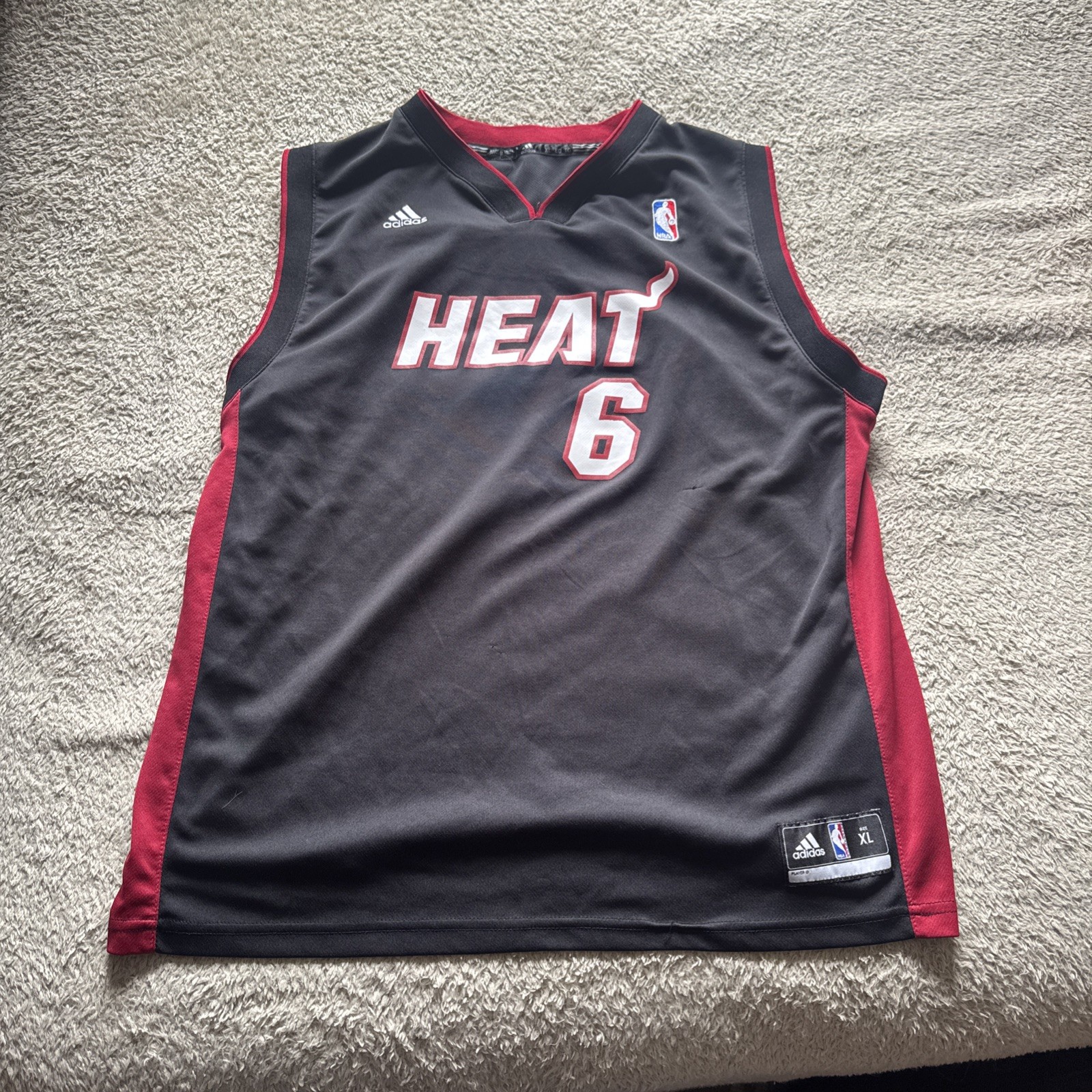 Adidas LeBron James Miami Heat Basketball Jersey Mens XL Black Red NBA