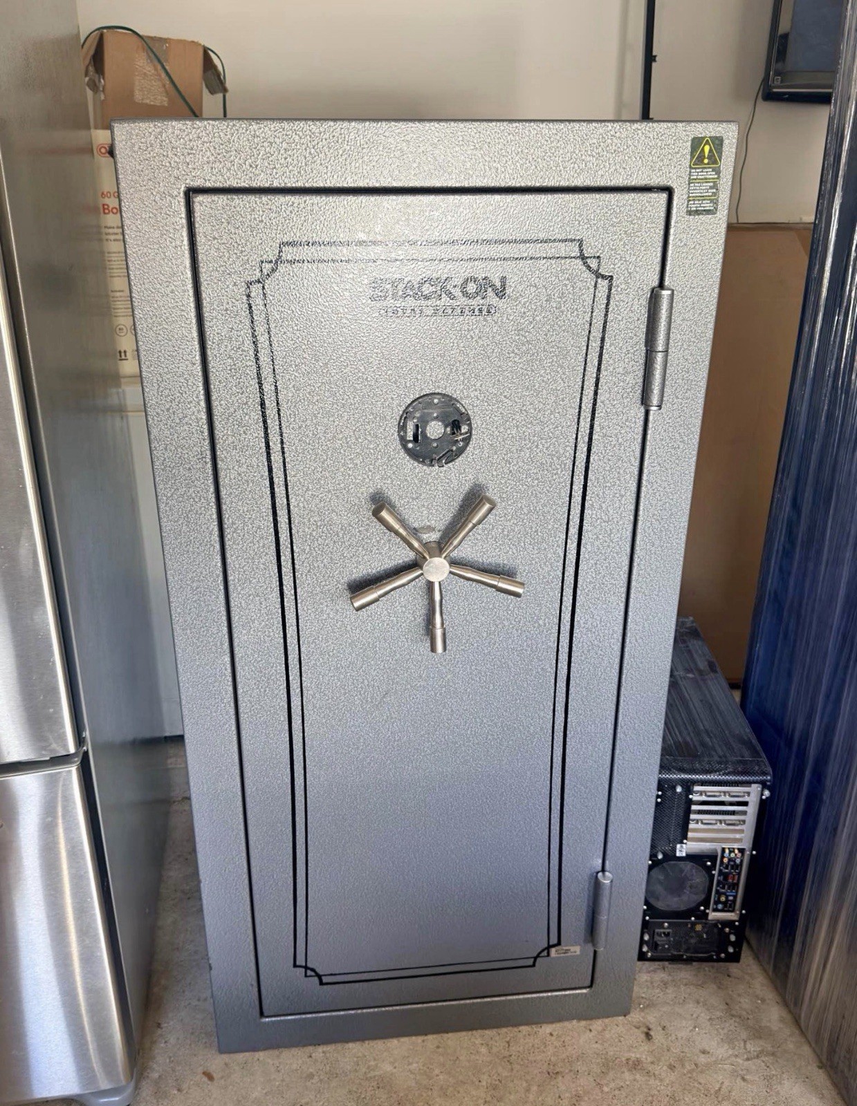 Stack-On Total Defense 8-Gun Steel Safe Cabinet Gray Lock GCB-908-DS Stack-On Total Defense 8-Gun Steel Safe Cabinet Gray Lock GCB-908-DS