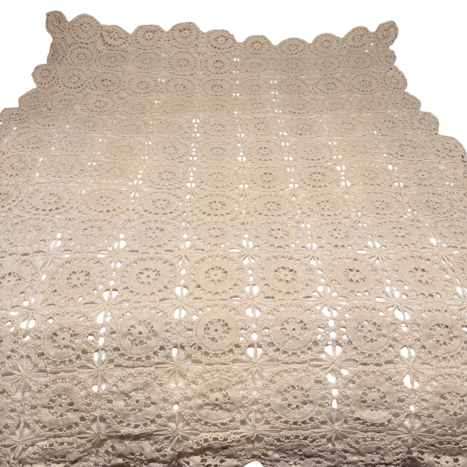 VTG Handmade Crochet Lace Tablecloth Overlay Doily Cream Floral Sunburst Pattern