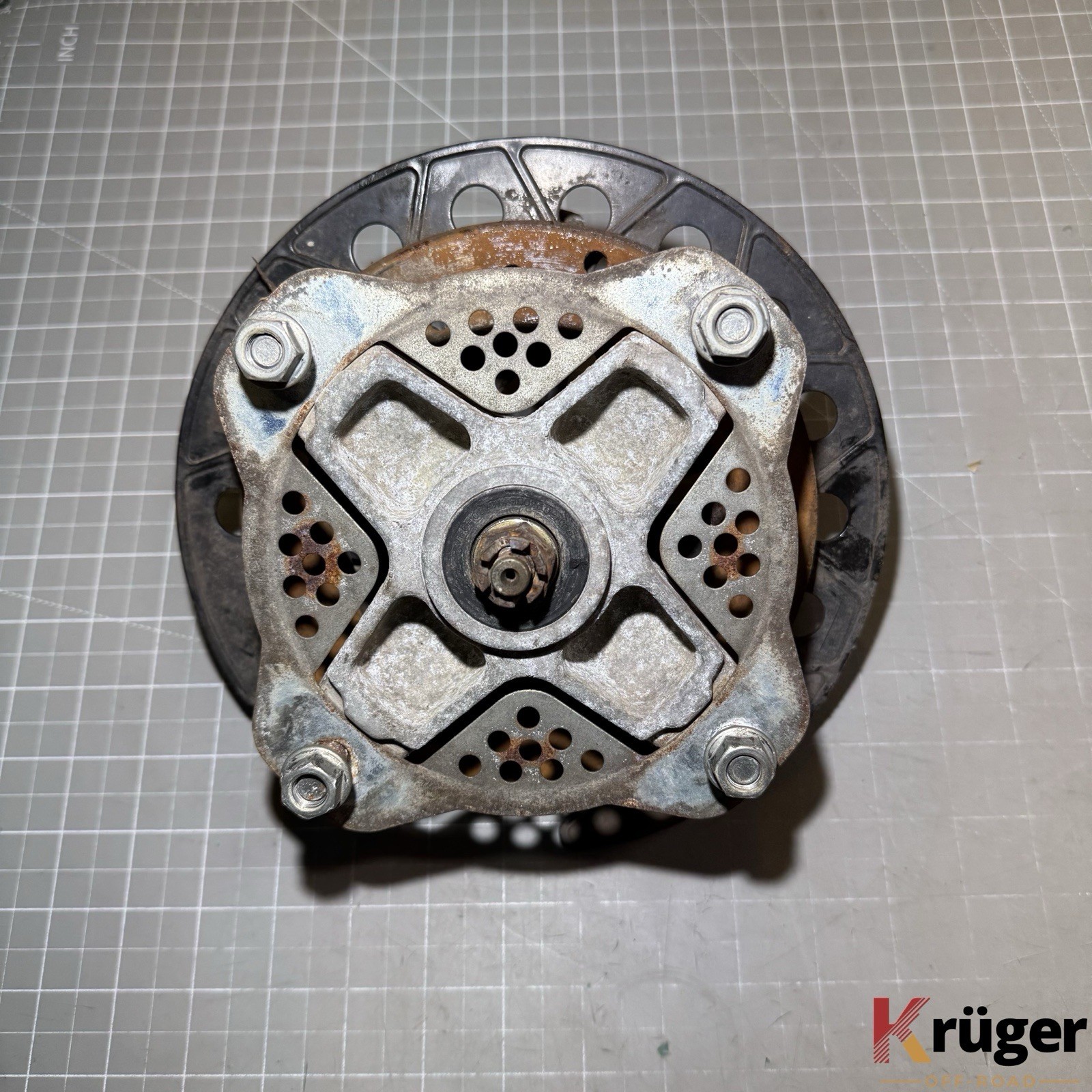 07-11 Polaris Outlaw 525 IRS OEM Front Left Hub Knuckle Spindle Rotor Assembly