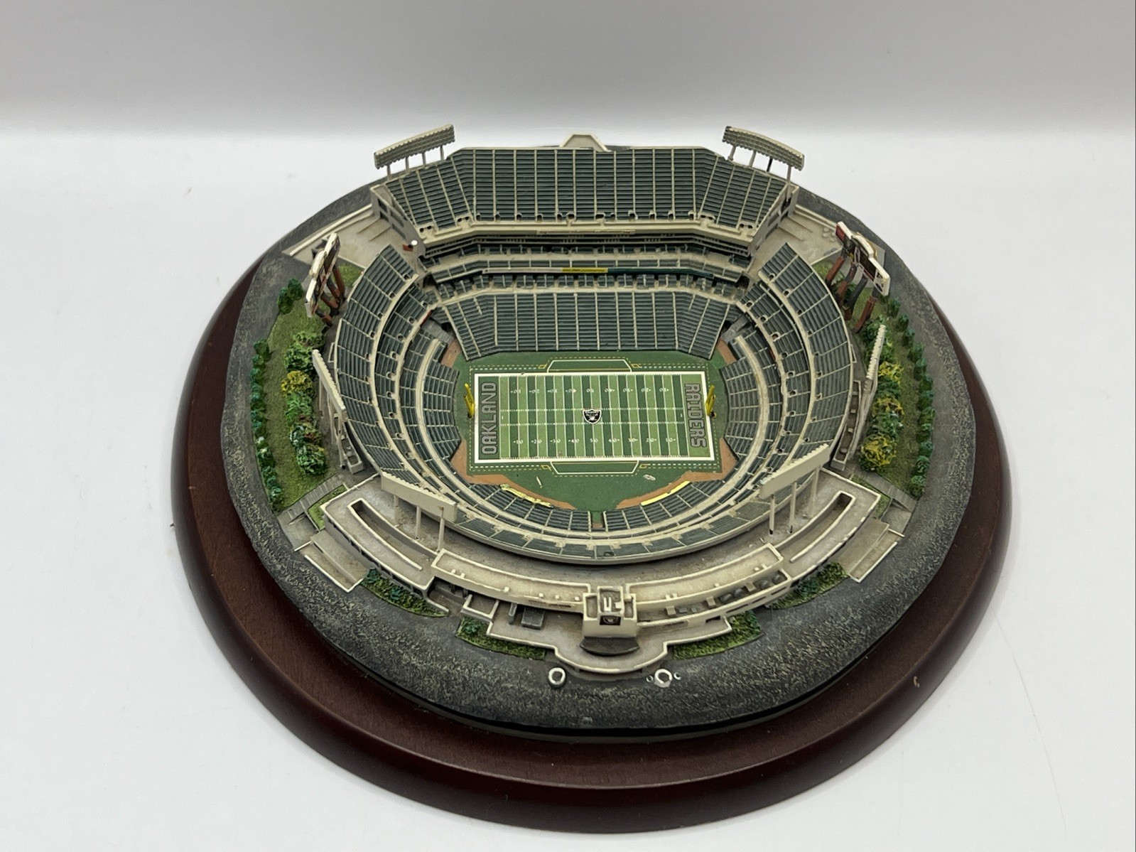 RARE NEW Danbury Mint NETWORK ASSOCIATES Coliseum Former Home Oakland RAIDERS RARE NEW Danbury Mint NETWORK ASSOCIATES Coliseum Former Home Oakland RAIDERS