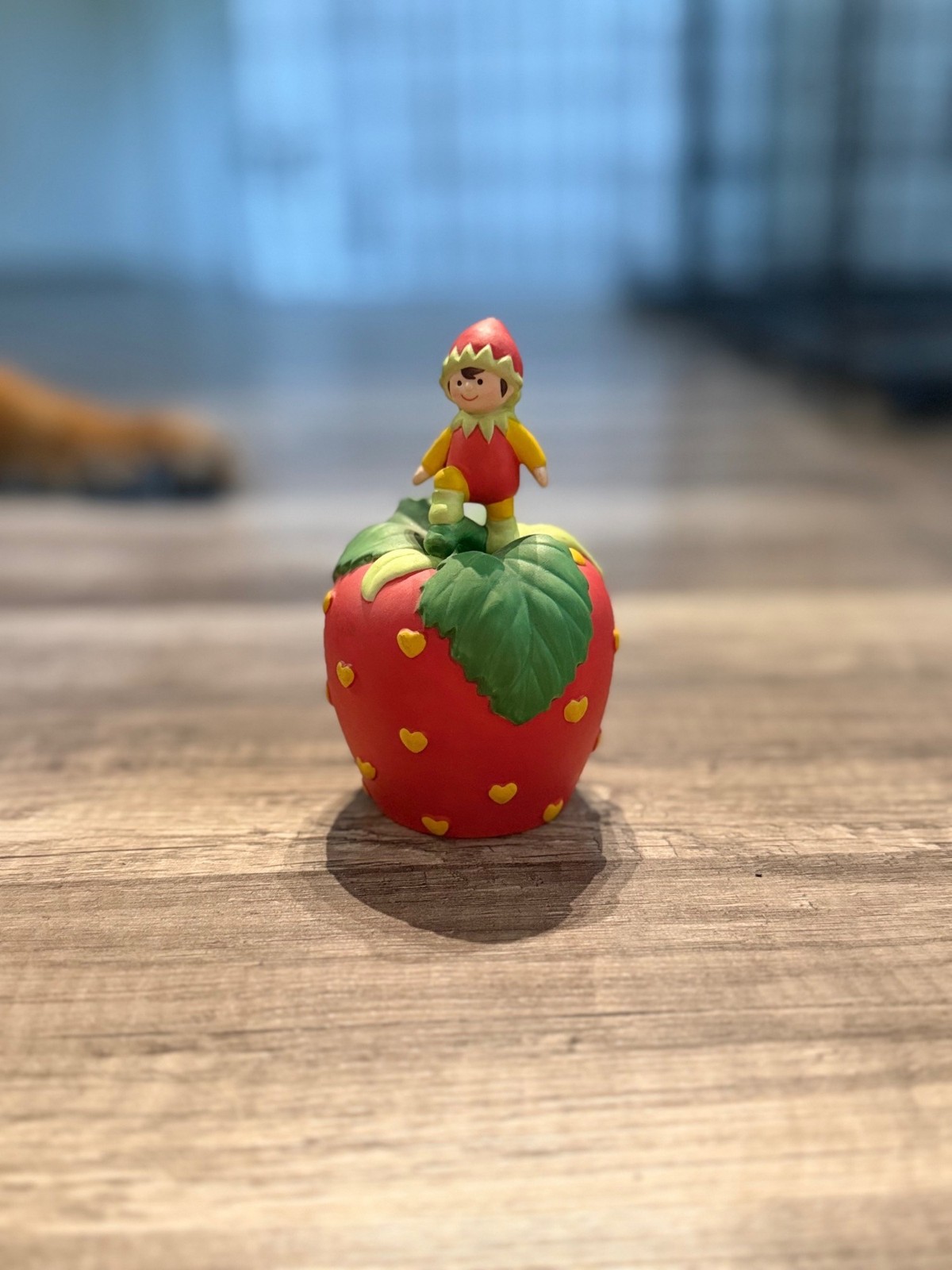 VIntage 1993 Strawberry-Themed Ceramic Figurine VIntage 1993 Strawberry-Themed Ceramic Figurine