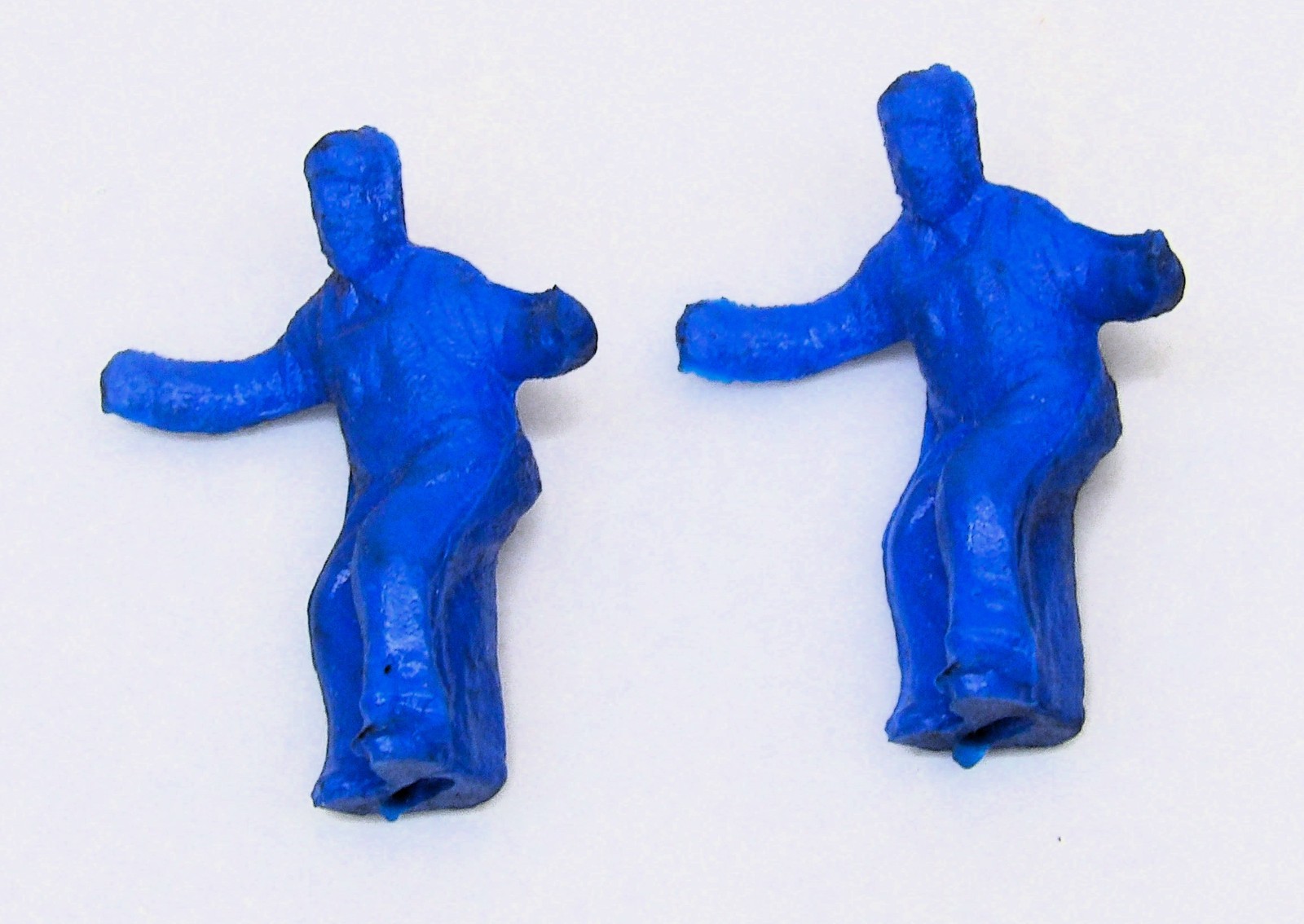 (2) Lionel 3464-17 O Gauge Light Blue Man with Both Arms Out