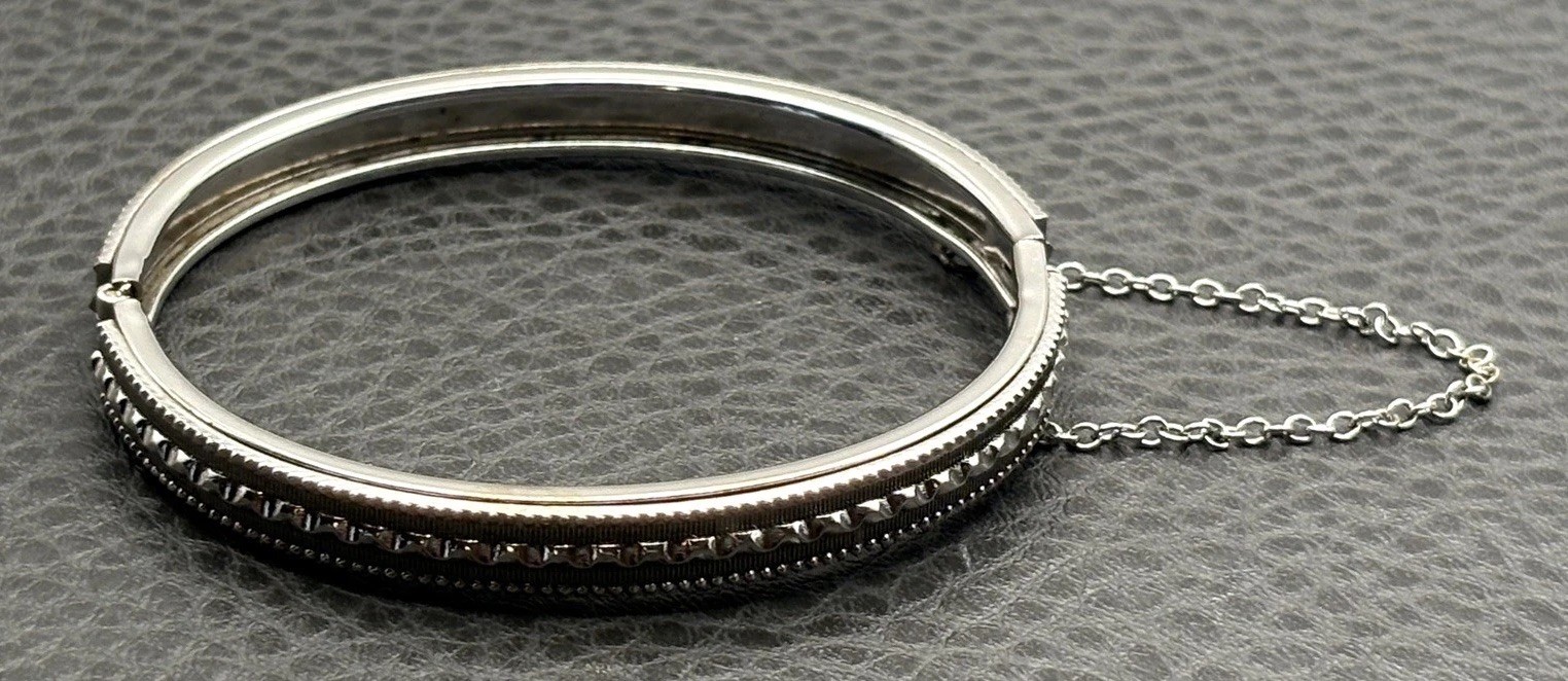 Vintage Whiting & Davis Silver Tone Textured Bangle Bracelet With Safety Chain