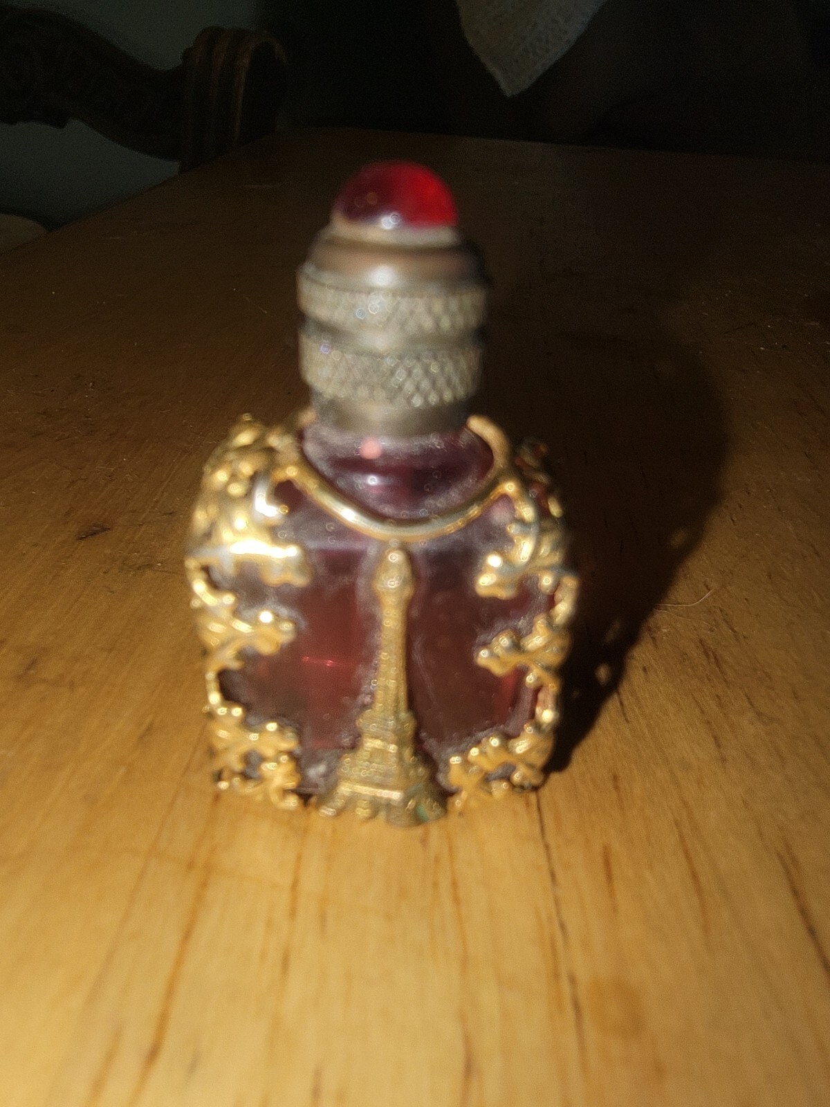 Exquiste Vintage Red And Gold Miniature Perfume Bottle With Eiffeil Tower FRANCE Exquiste Vintage Red And Gold Miniature Perfume Bottle With Eiffeil Tower FRANCE