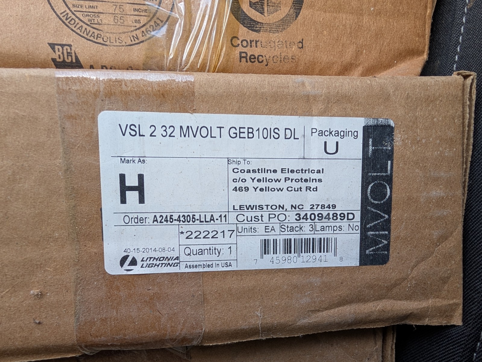 Lithonia VSL 2 32 MVOLT GEB 10ISDL Flourescent Light Fixtures New In Boxes 