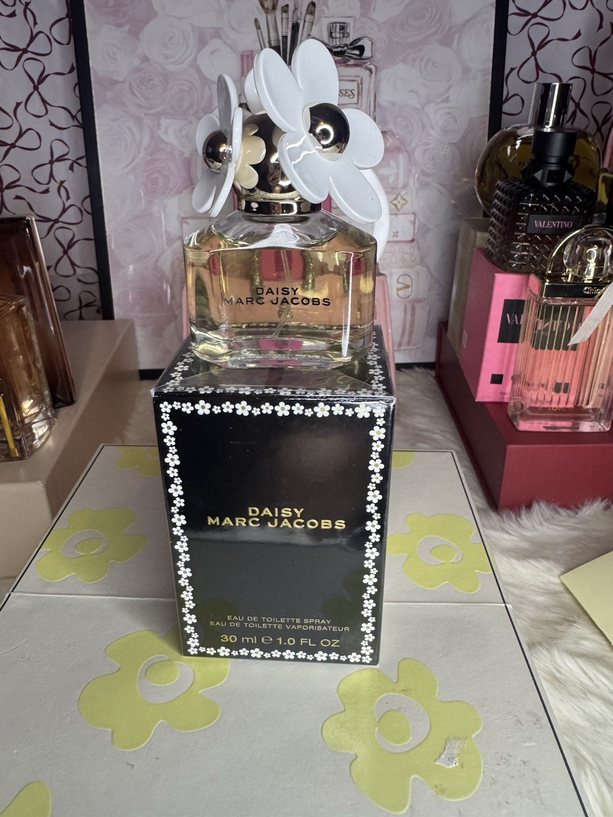 Marc Jacobs Daisy Eau de Toilette Spray 1.0 fl oz Regular Size