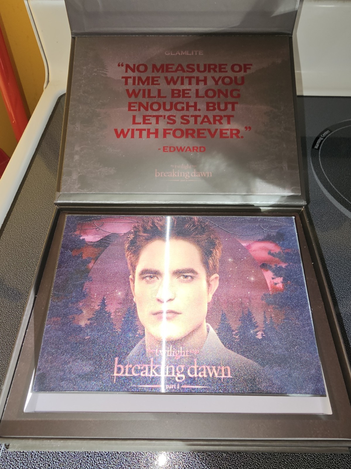 GLAMLITE X TWILIGHT TEAM EDWARD PALETTE GLAMLITE X TWILIGHT TEAM EDWARD PALETTE