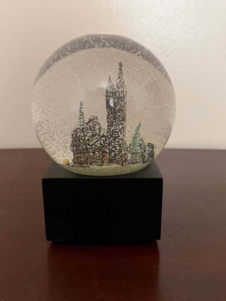 Vintage Saks Fifth Avenue NYC Musical Snow Globe - Plays \