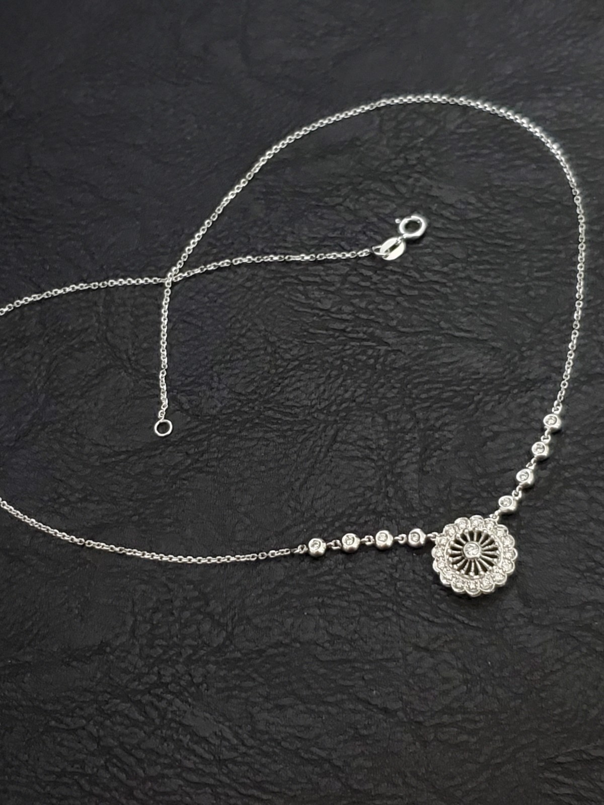 14K White Gold .75ctw Diamond Rosette Sunburst Cluster  Necklace   16\