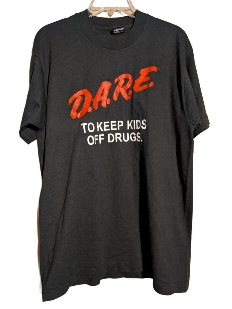 Rare vintage 90s single stitch Dare To Keep Kids Off Drugs T-Shirt L signed Rare vintage 90s single stitch Dare To Keep Kids Off Drugs T-Shirt L signed