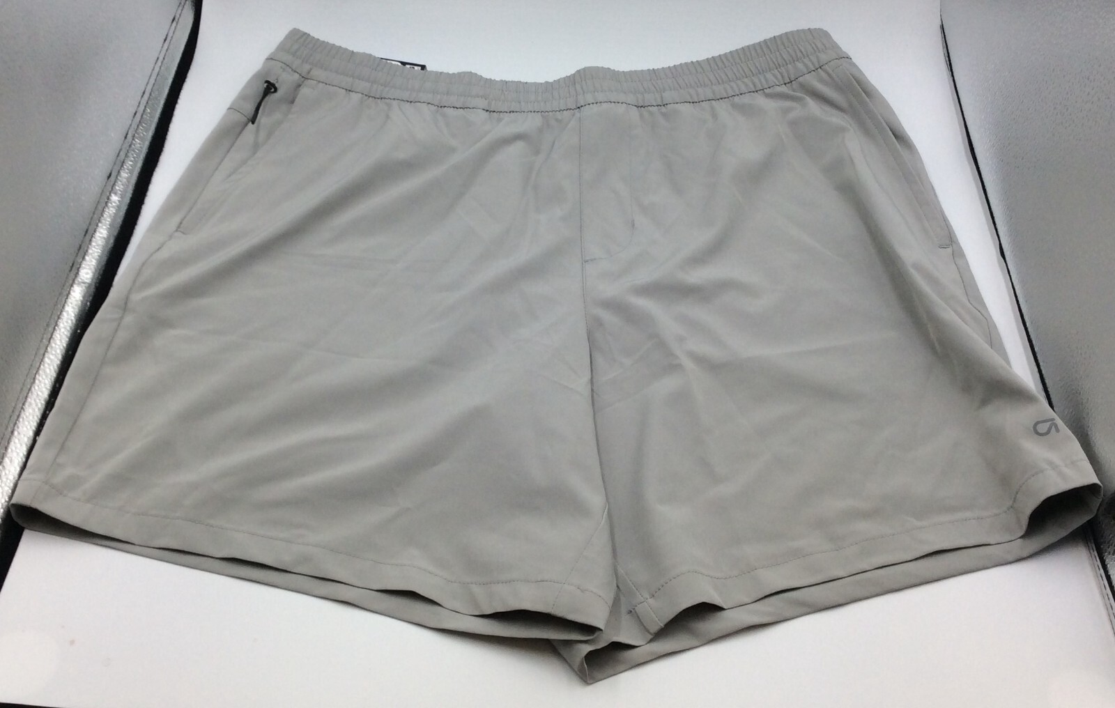 GapFit Men\'s Movement Short Size X-Large Ultimate Grey, 