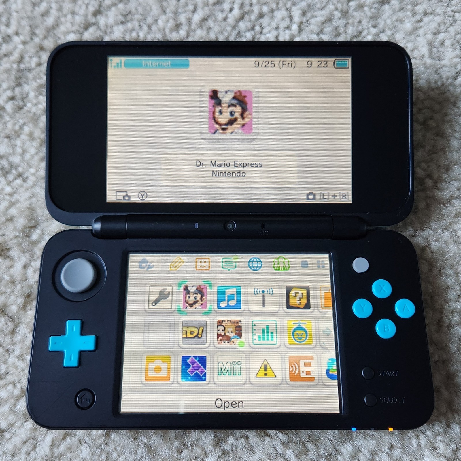 New Nintendo 2DS XL Turquoise / Black System - For Parts Not Working