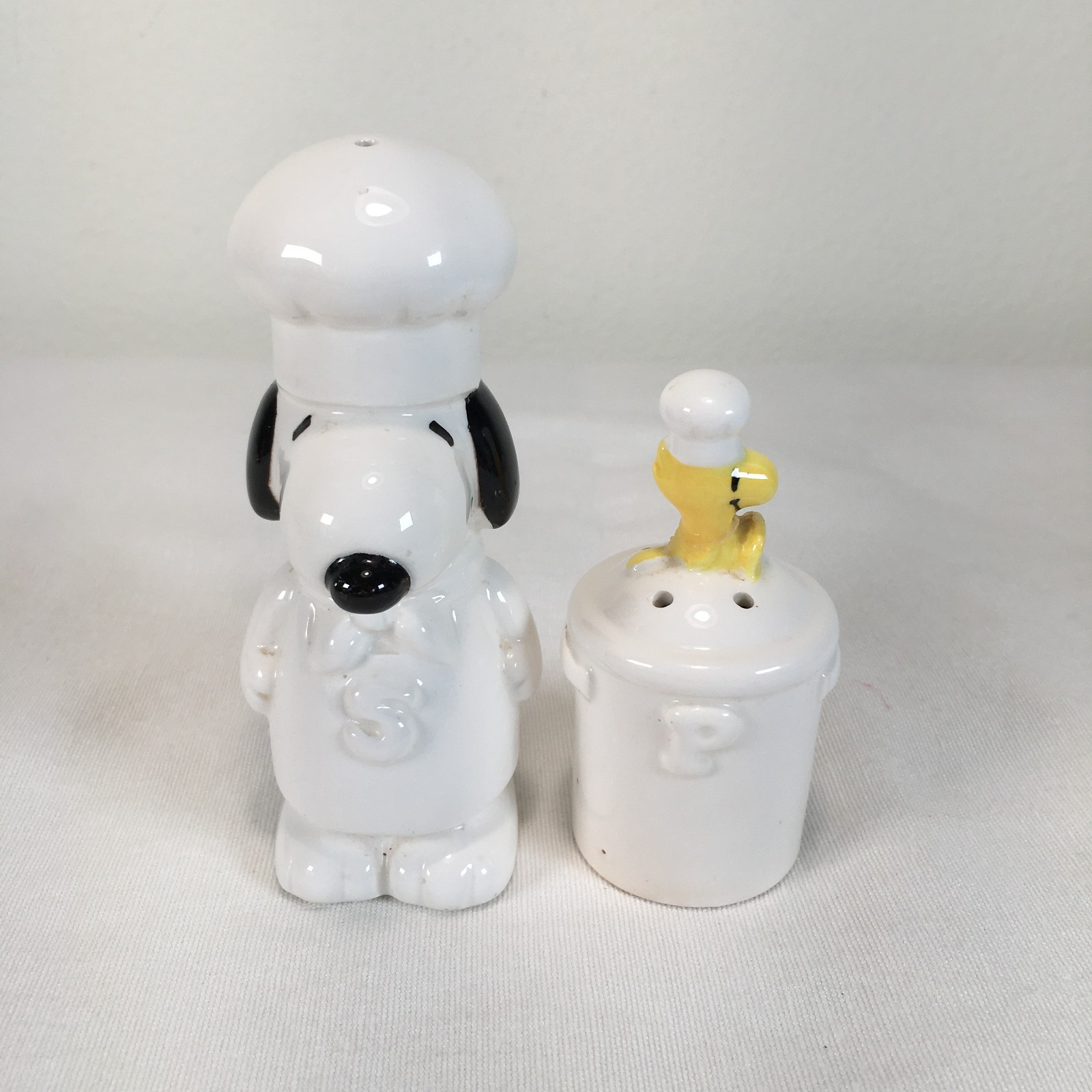 Vintage 1966 Peanute Snoopy & Woodstock Chefs Ceramic Salt & Pepper Shakers