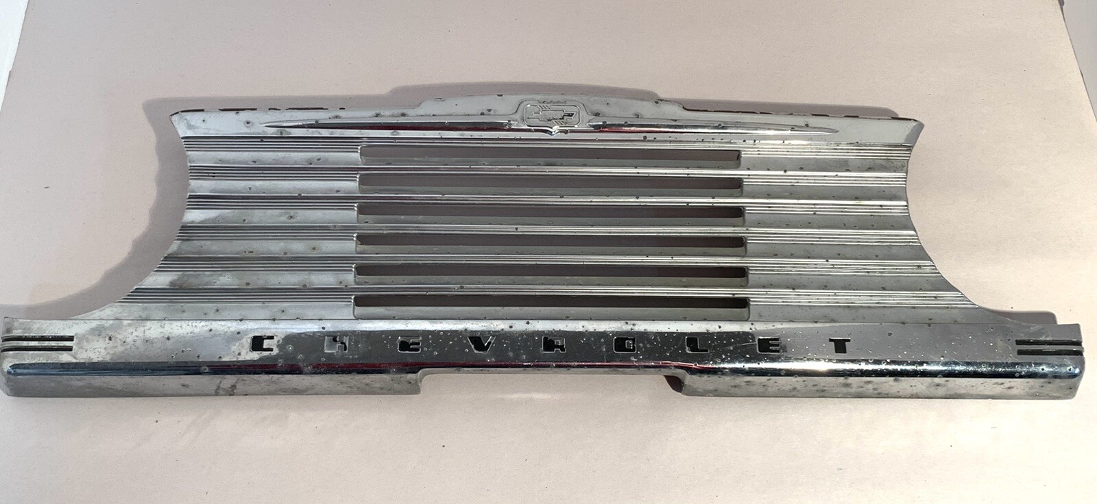 VTG 1947-1948 Chevrolet Fleetmaster Center Dash Trim Speaker Grill Cover 3683112
