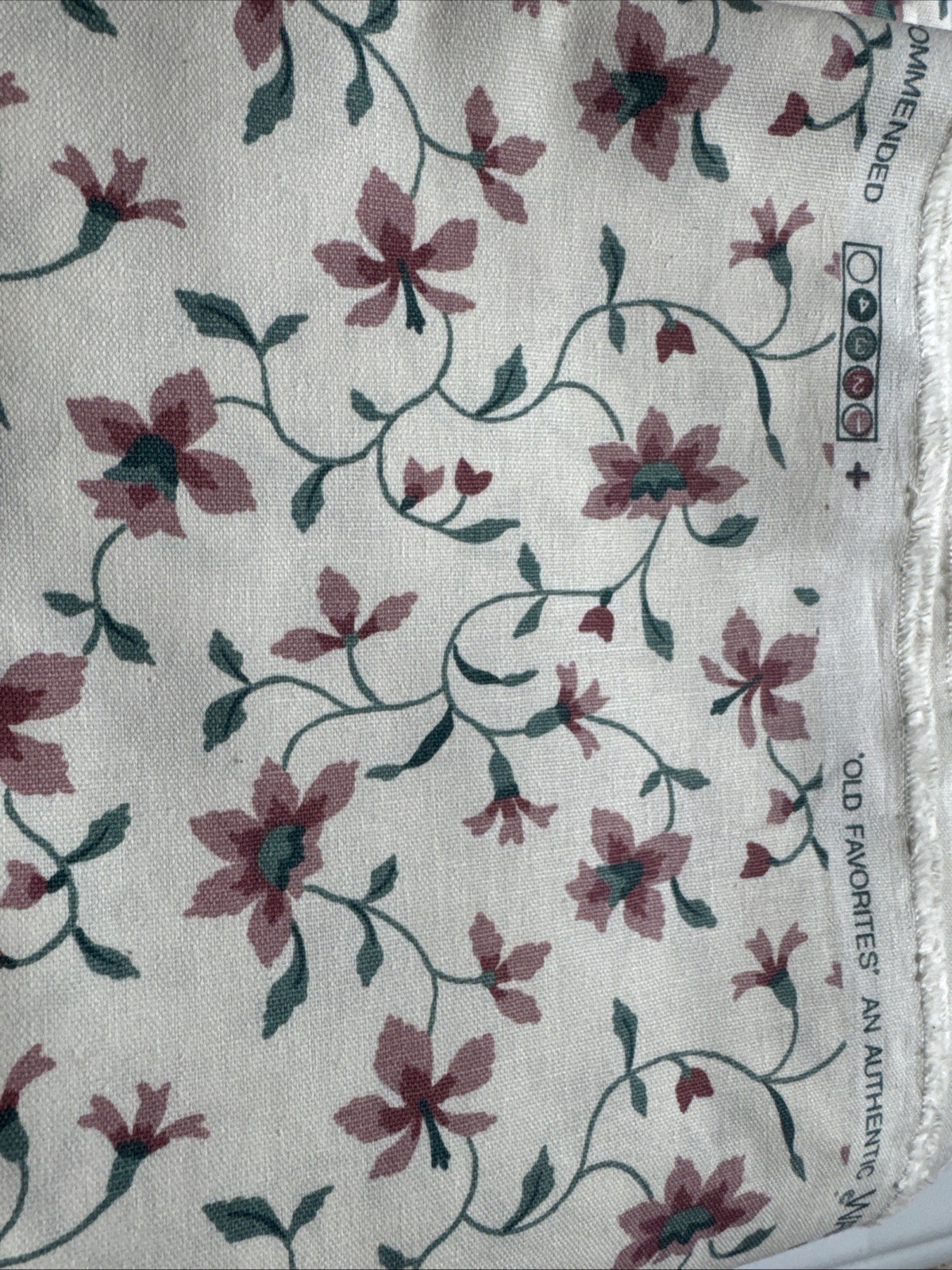 Waverly Screen Printed Fabric 4 3/4 Yards 50” In “Old Favorites” Retired Vtg New