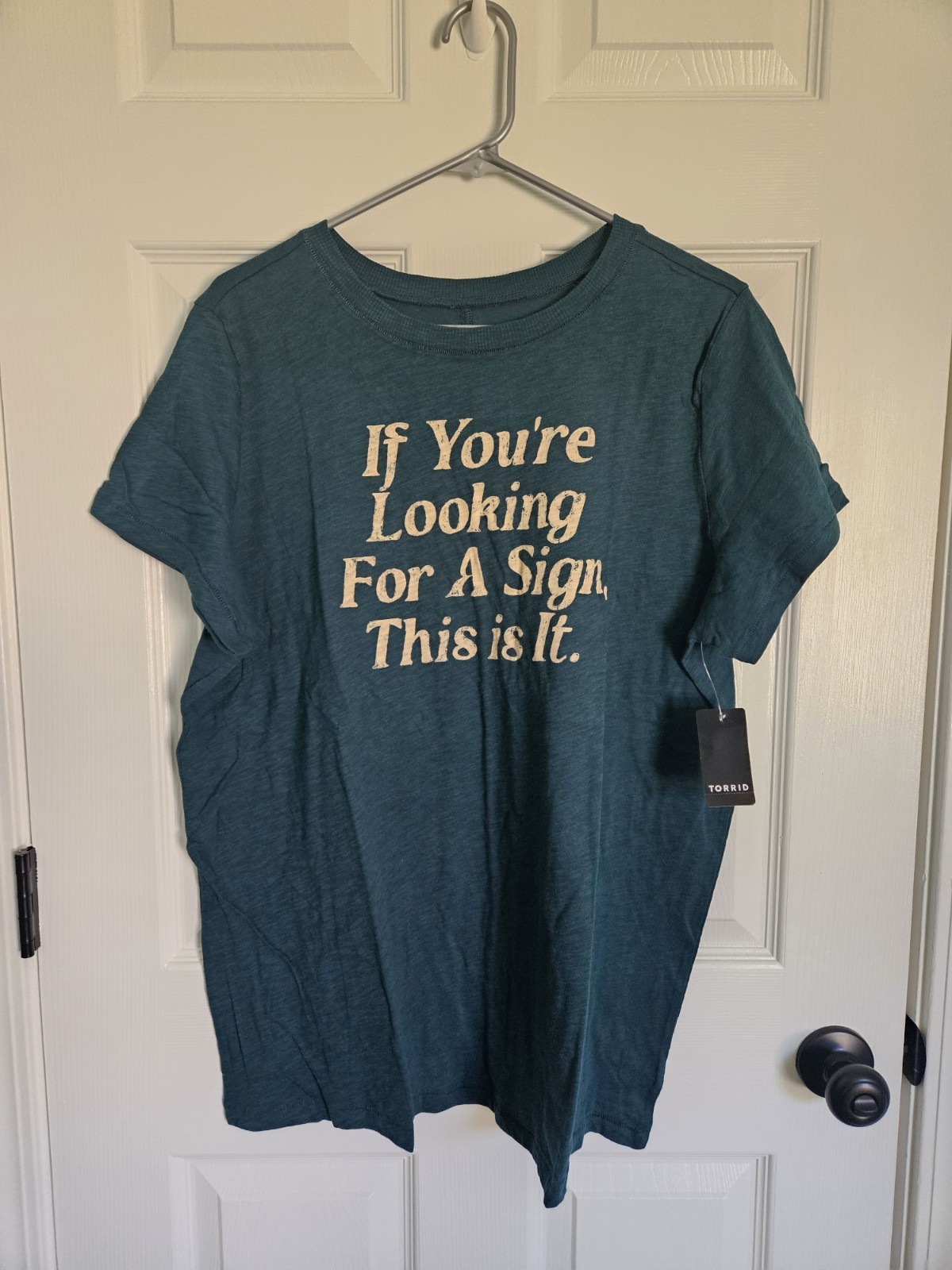 NWT TORRID LOOKING FOR A SIGN VINTAGE HERITAGE TEAL T-SHIRT SIZE 2x NWT TORRID LOOKING FOR A SIGN VINTAGE HERITAGE TEAL T-SHIRT SIZE 2x
