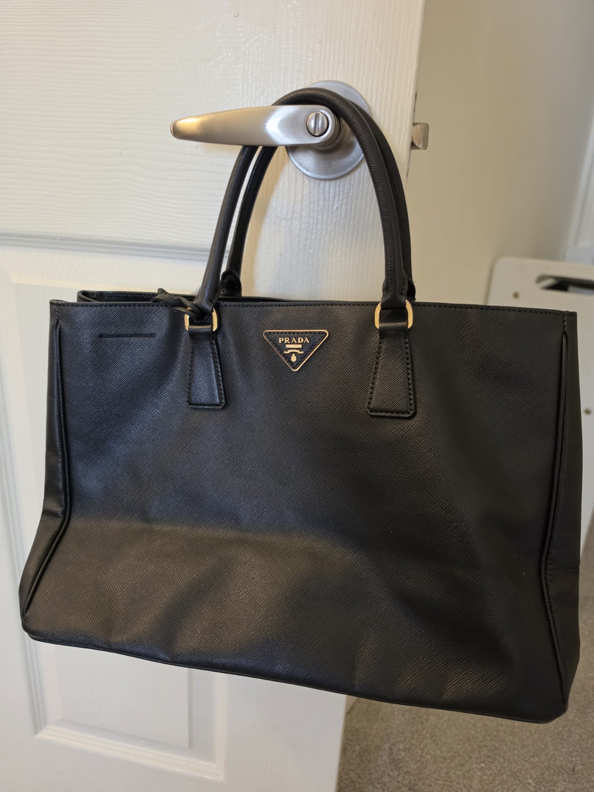 PRADA Galleria Shoulder Bag Medium Black Leather PRADA Galleria Shoulder Bag Medium Black Leather