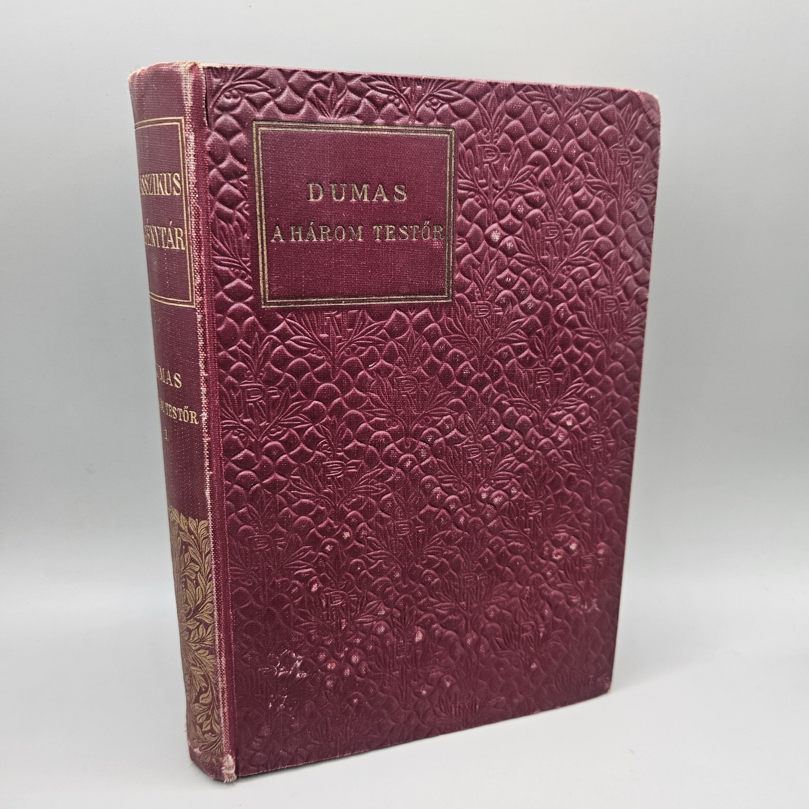 A Harom Testor By Alexander Dumas The Three Musketeers In Hungarian