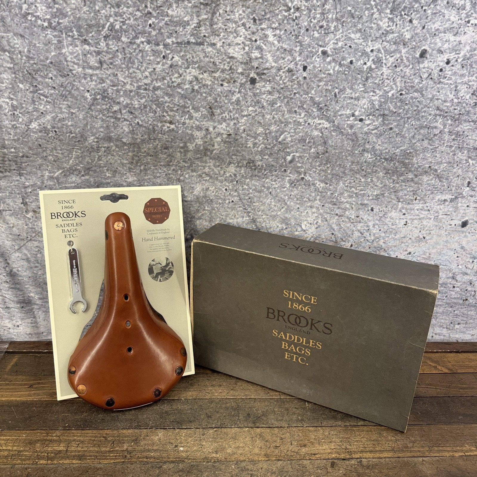 Brooks B17 Special Leather Bicycle Saddle Seat Honey Brown Copper Rail Mens Bike
