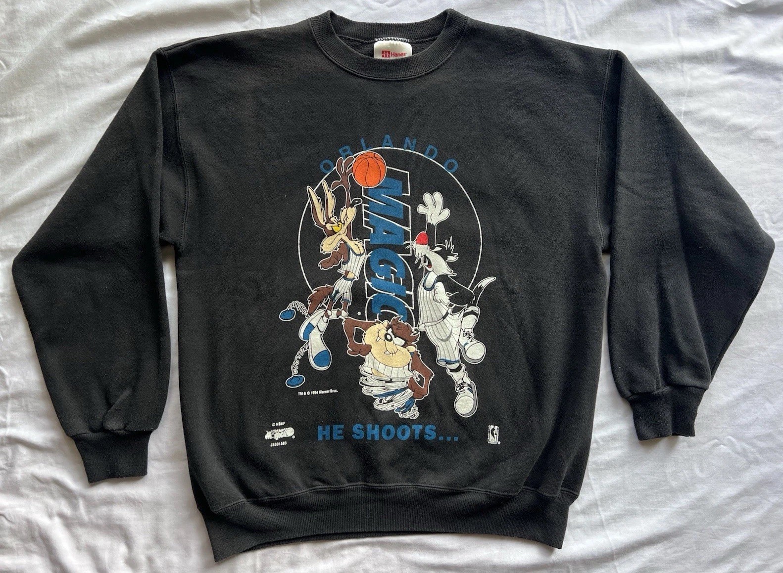 Vintage Orlando Magic Sweatshirt Large NBA Basketball 1994 Looney Tunes Taz 90s