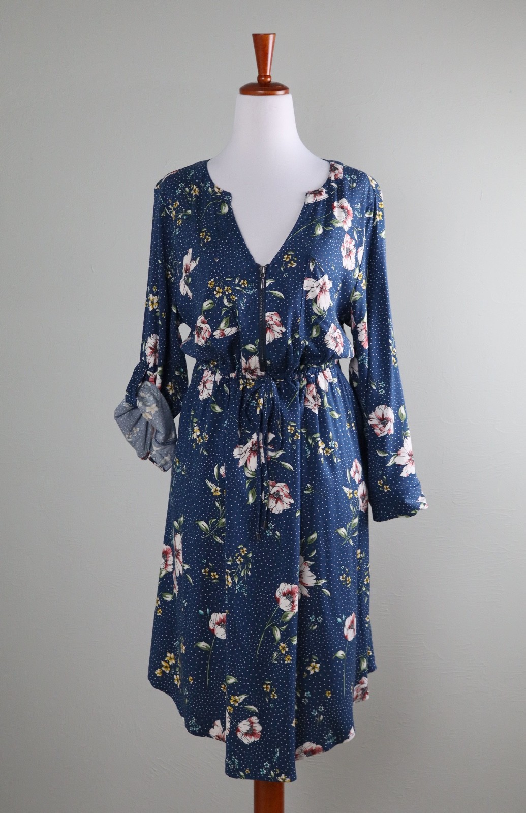 TORRID NWT $69 Blue Floral Stretch Polka Dot Zip Dress Size 00 US Medium / Large