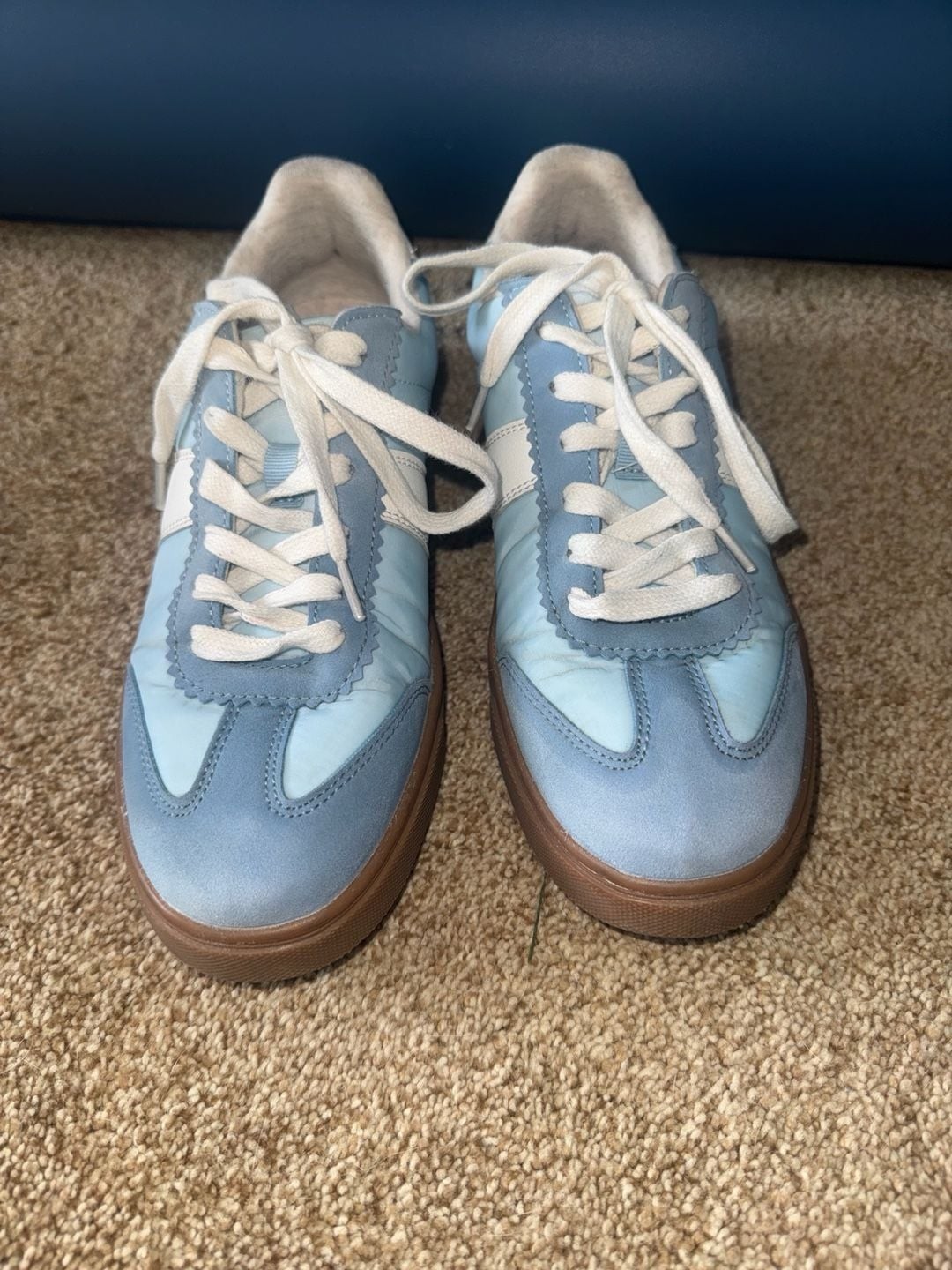 Cushionaire Balance Lace Up Sneaker Light Blue Gum Sole