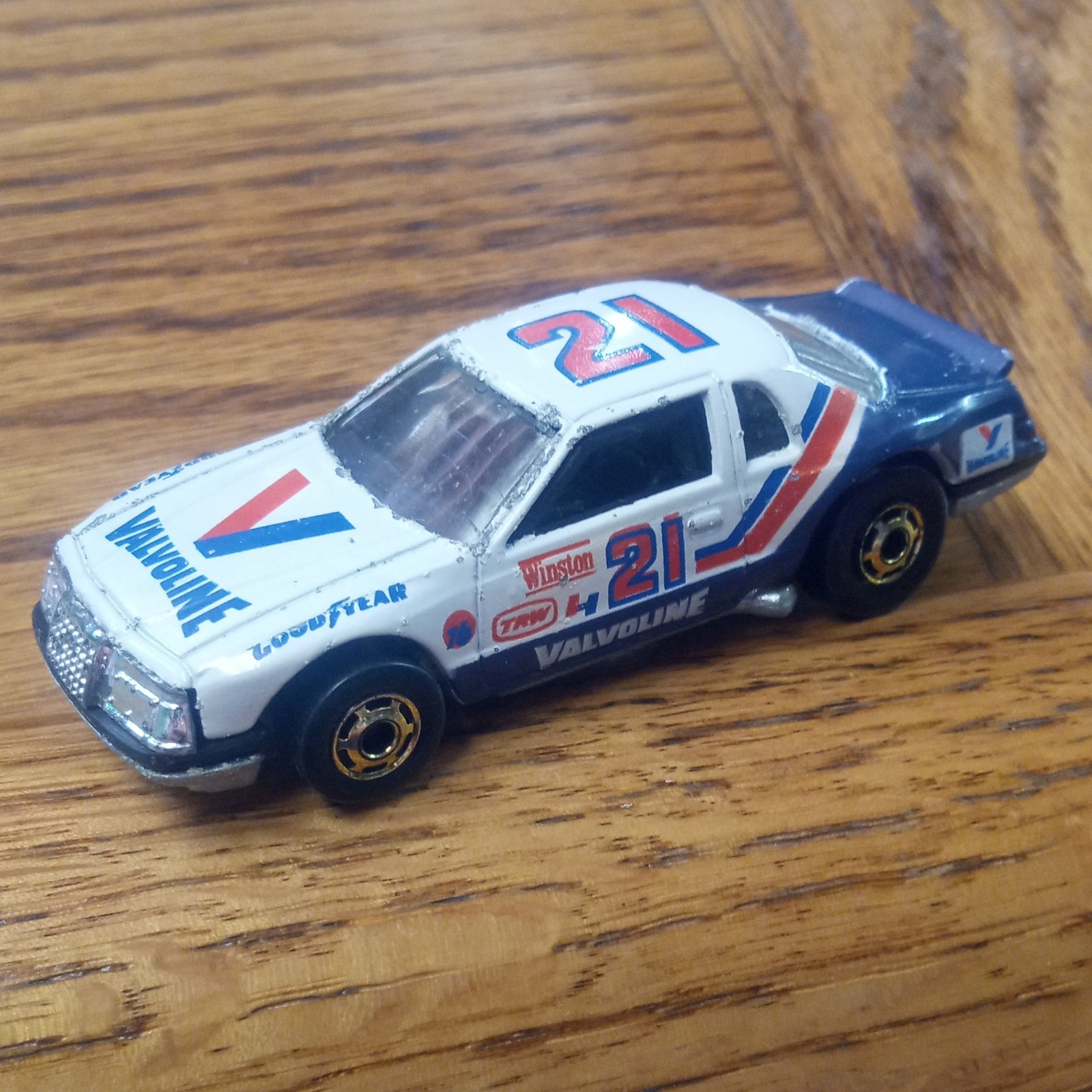 1982 Hot Wheels Thunderbird Stocker Valvoline Hot Ones Vintage Gold Hubs Nice