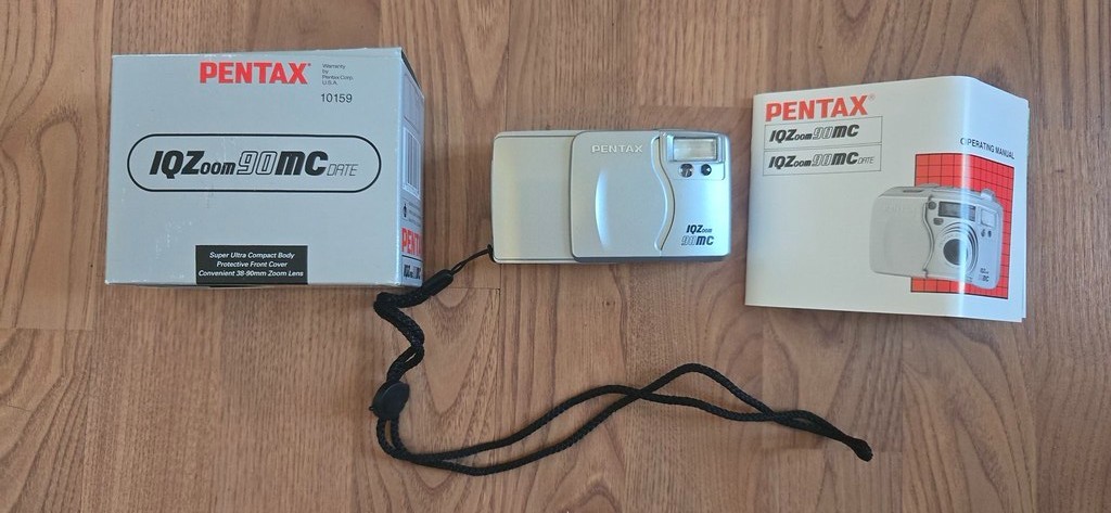 ALMOST UNUSED/NEAR MINT - PENTAX IQZoom 90MC Espio Silver ALMOST UNUSED/NEAR MINT - PENTAX IQZoom 90MC Espio Silver