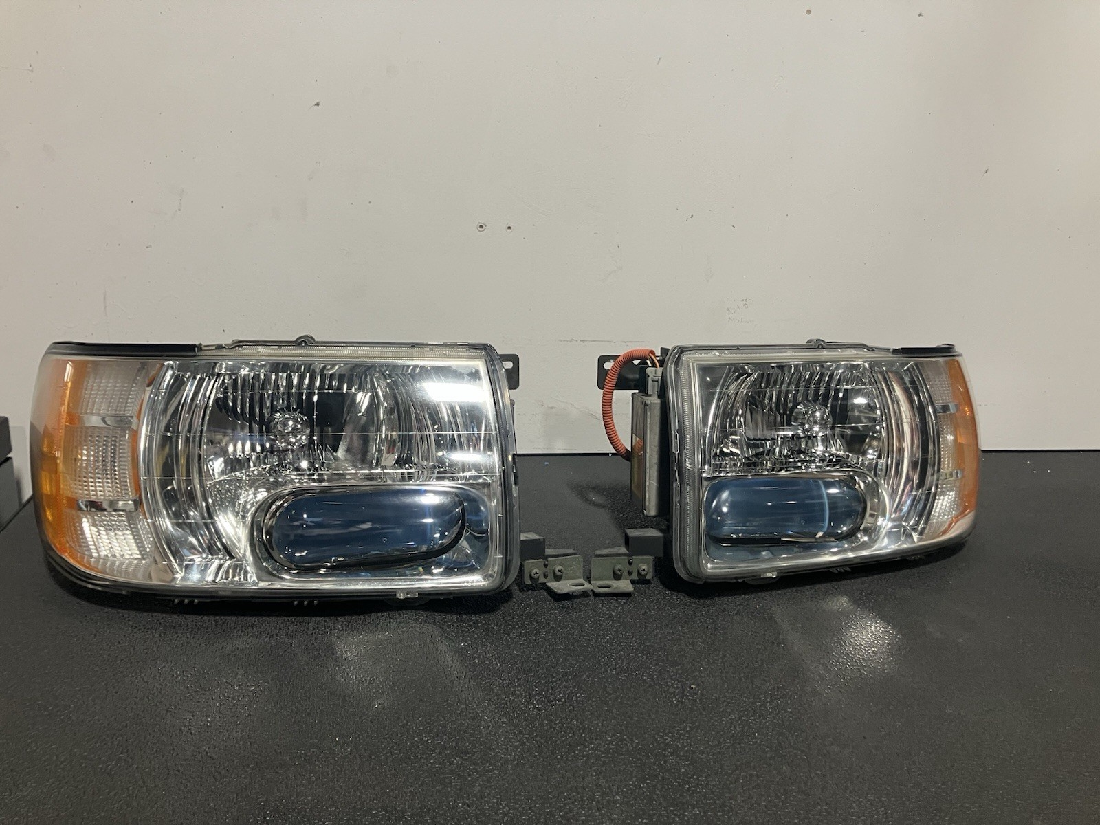 01-03 Infiniti QX4 HID Headlight Head Light Lamp w/Xenon SET PAIR LH RH