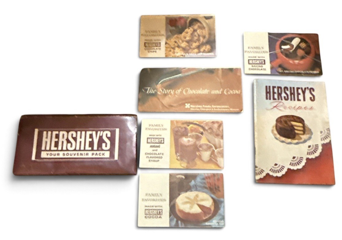 VTG 1949 Hershey\'s Recipe Booklet & 1970 Hershey Chocolate Recipe Souvenir Pack VTG 1949 Hershey\'s Recipe Booklet & 1970 Hershey Chocolate Recipe Souvenir Pack