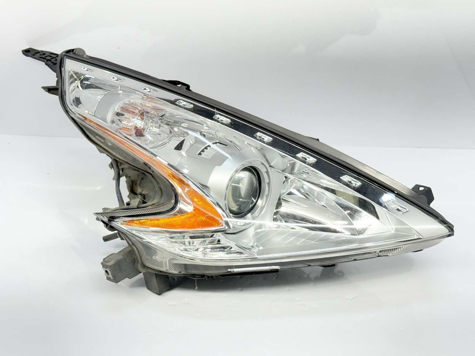 09-17 Nissan 370Z OEM Headlight Right Side Passenger RH