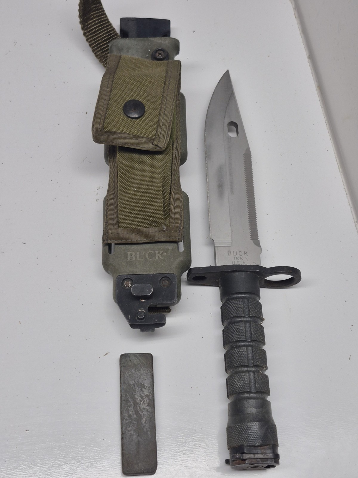 1996 Buck 188 Civilian Bayonet Survival Fixed Blade Combat Bowie Knife & Sheath