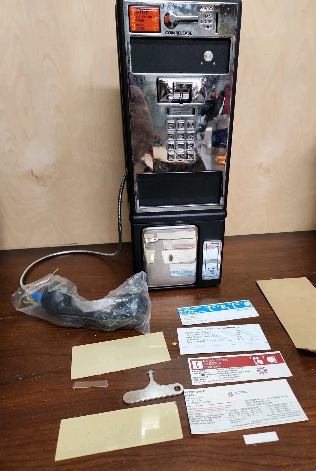 PARTS/REPAIR RARE Vintage Ernest Group Coin Payphone (1999) SOLD AS IS BRAND NEW