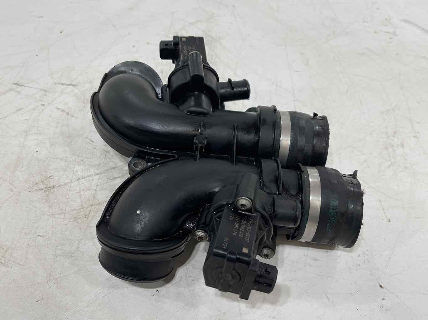 2010 - 2014 BMW X5M X6M Turbocharger Air Intake Duct Tube Pipe 7589643 OEM