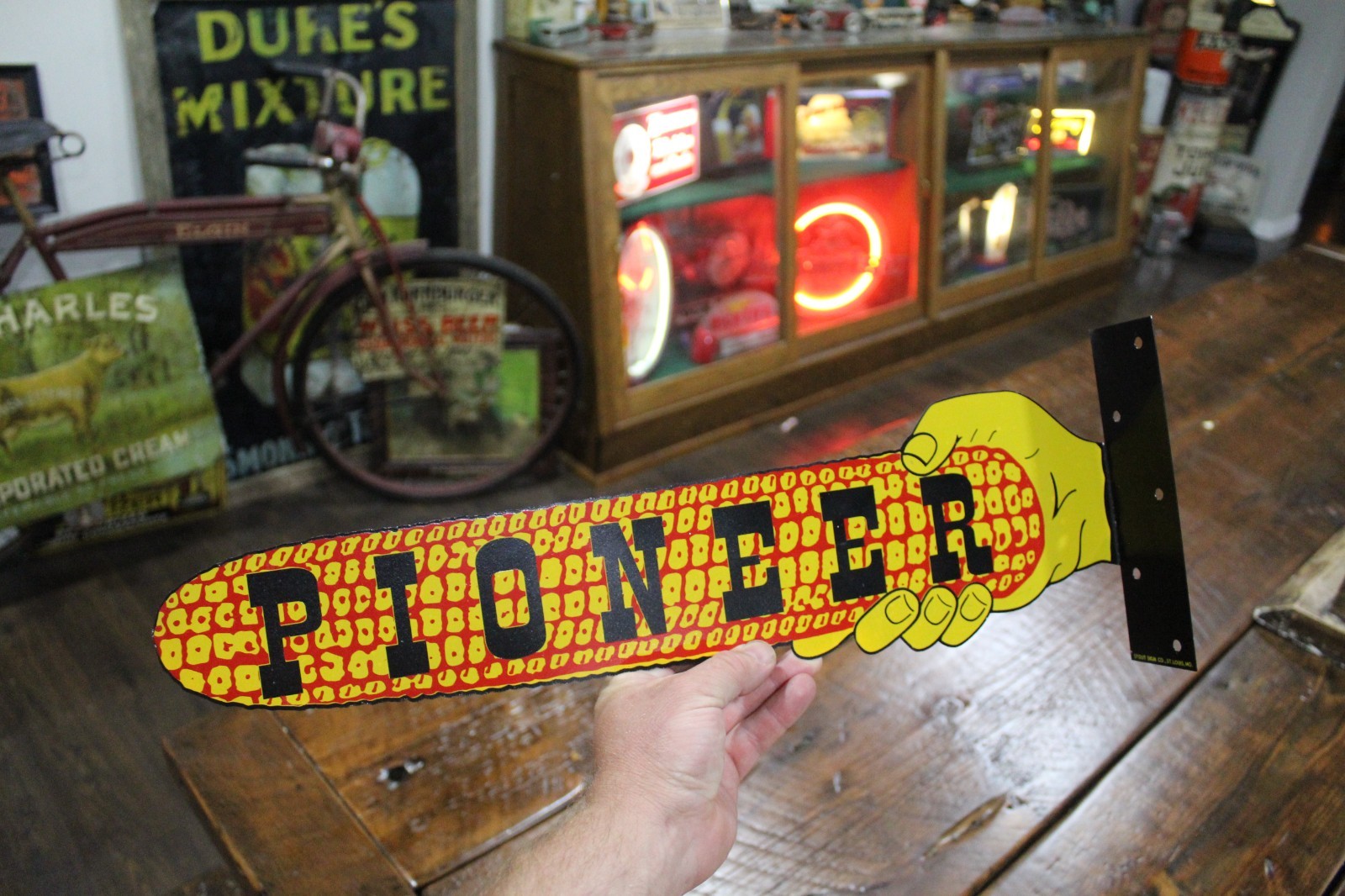 SCARCE 1950s PIONEER SEED CORN DEALER 2-SIDED PAINTED METAL FLANGE SIGN FARM