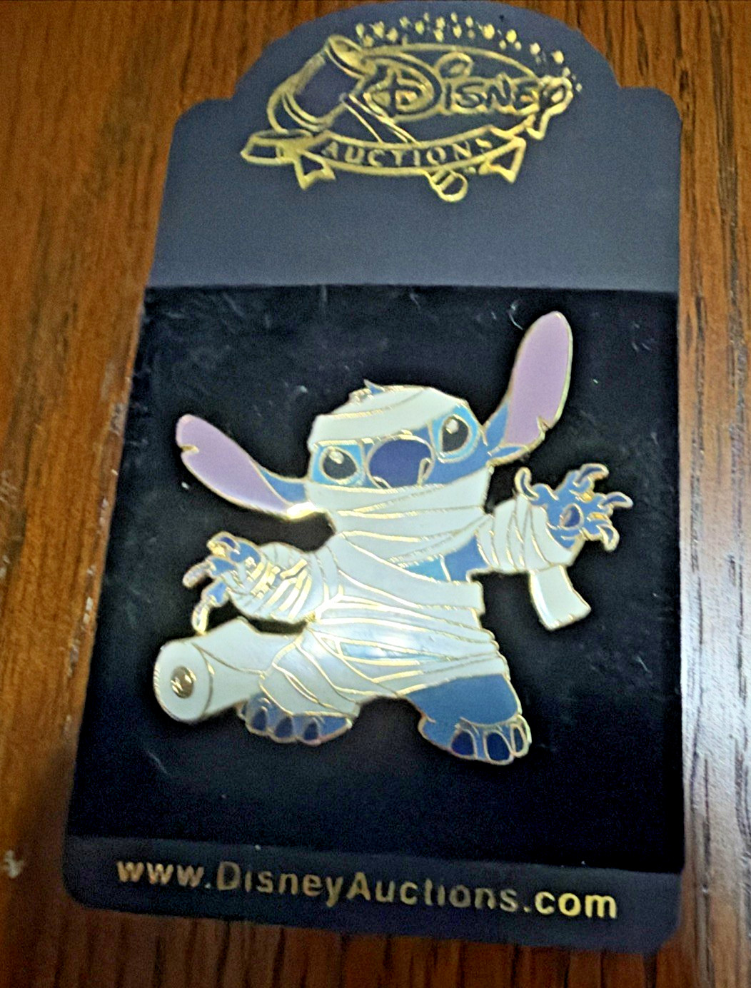 Disney Auctions – Stitch as Mummy – LE 500 – Disney Pin – Mint