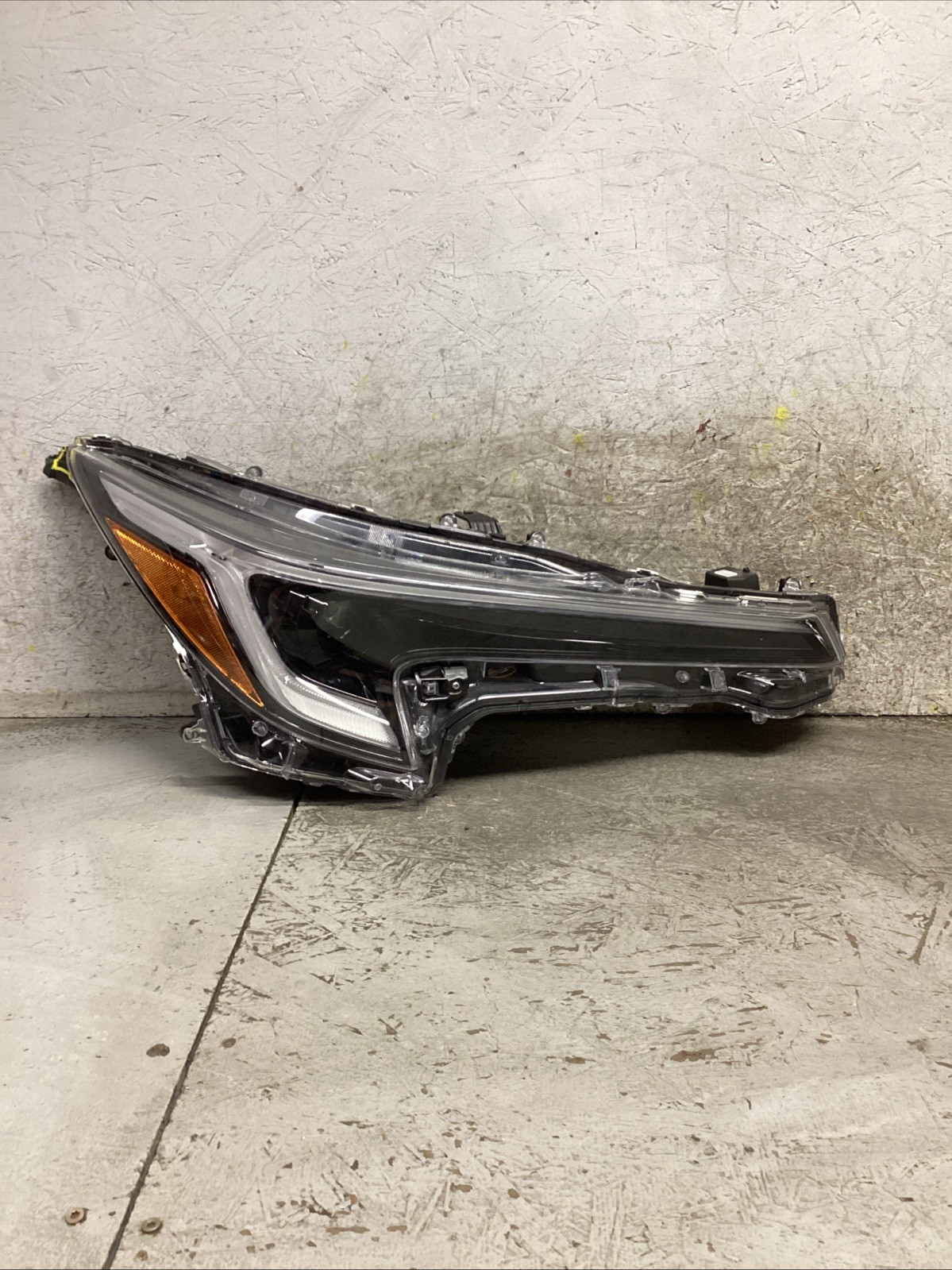 2023-2025 TOYOTA COROLLA RIGHT RH PASSENGER SIDE HEADLIGHT OEM LED TURN SIGNAL 2023-2025 TOYOTA COROLLA RIGHT RH PASSENGER SIDE HEADLIGHT OEM LED TURN SIGNAL