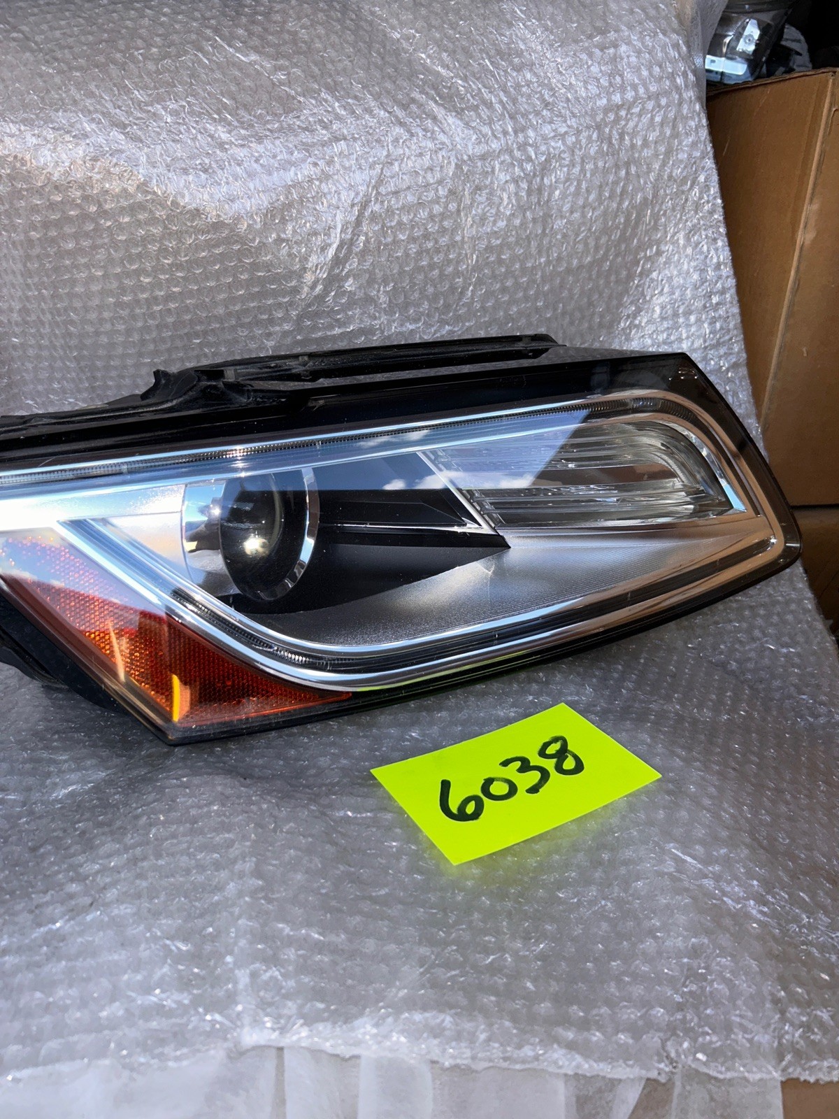 2013-2017 Audi Q5 right HID Xenon headlight 2013-2017 Audi Q5 right HID Xenon headlight