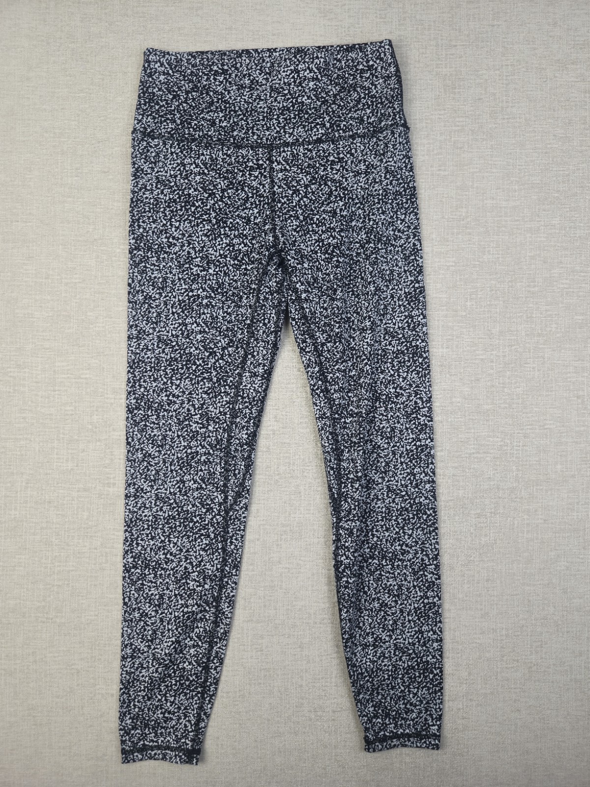 Lululemon High Rise Leggings Black/Gray, Size 10 Lululemon High Rise Leggings Black/Gray, Size 10