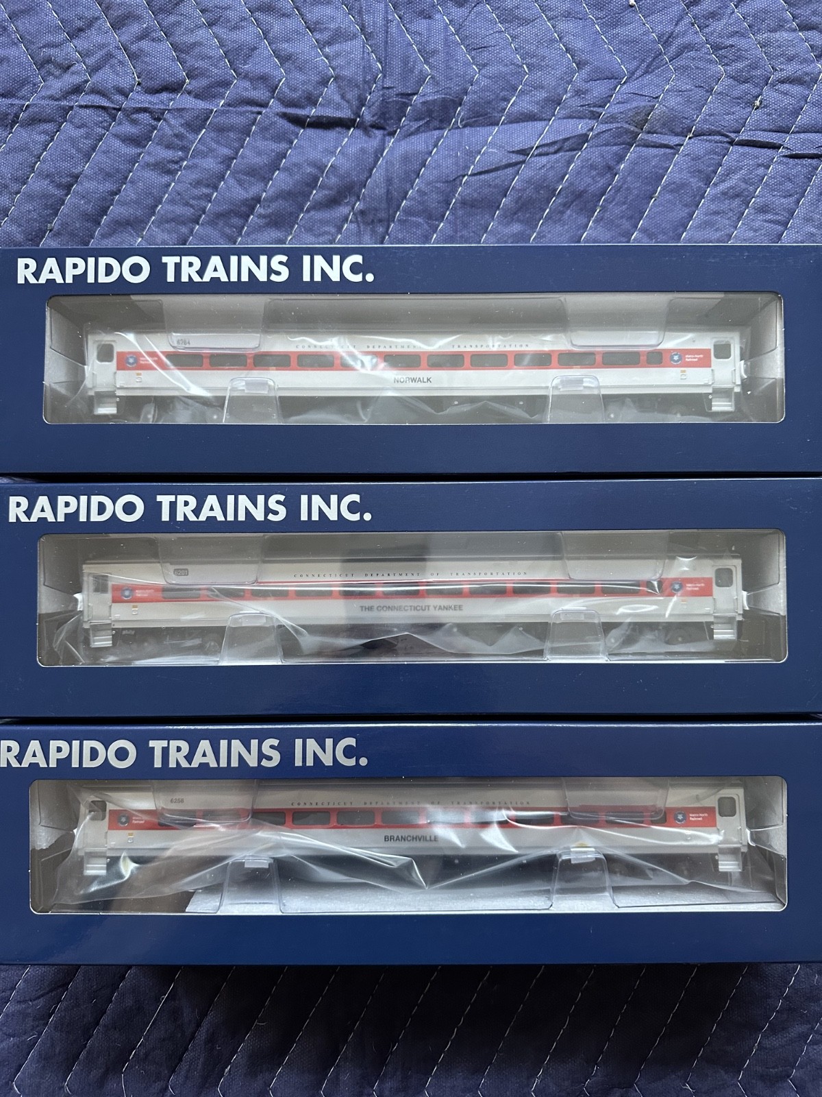 HO Scale Rapido Metro North/CDOT Comet Commuter Car Set (6201,6258,6264)