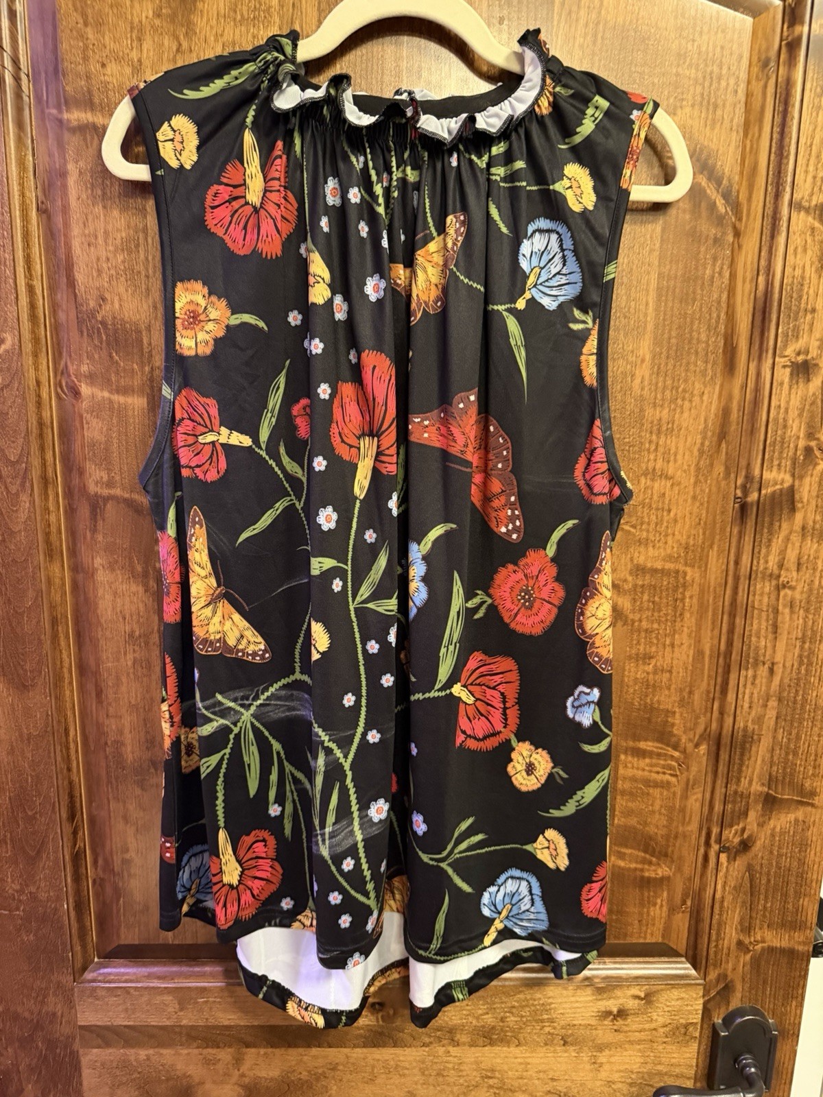 Loveu. Dear Women\'s Sleeveless Swing Blouse, Black Floral Ruffle Neck Size2XL Loveu. Dear Women\'s Sleeveless Swing Blouse, Black Floral Ruffle Neck Size2XL