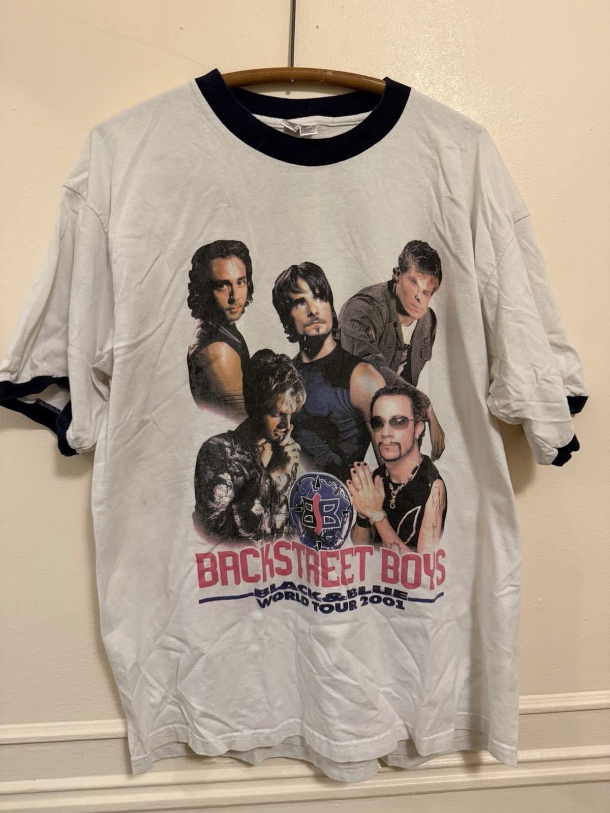 VINTAGE Backstreet Boys Black & Blue World Tour 2001 Ringer Tee XL VINTAGE Backstreet Boys Black & Blue World Tour 2001 Ringer Tee XL