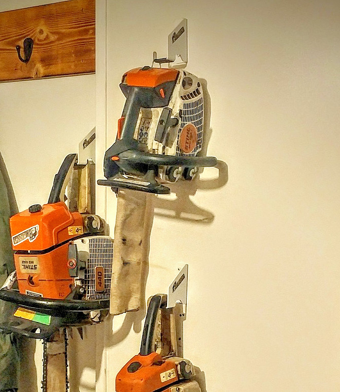USA Made Metal Chainsaw Hanger Wall Mount top handle stihl husqvarna USA Made Metal Chainsaw Hanger Wall Mount top handle stihl husqvarna