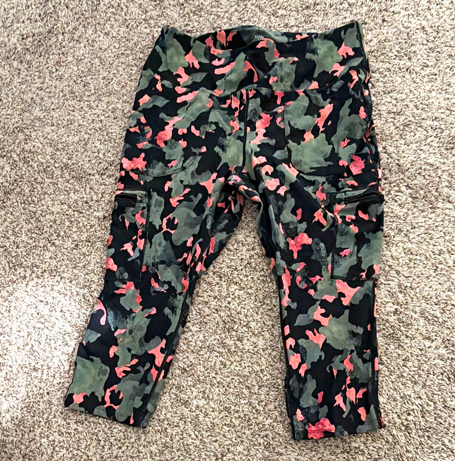 Torrid Happy Camper Camo Capri Leggings XL High Rise Stretch Zip Pockets Torrid Happy Camper Camo Capri Leggings XL High Rise Stretch Zip Pockets