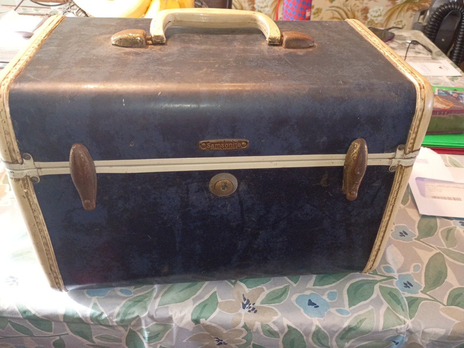 VINTAGE SAMSONITE TRAIN CASE SUIT CASE 4712 SHWAYDER BROS 