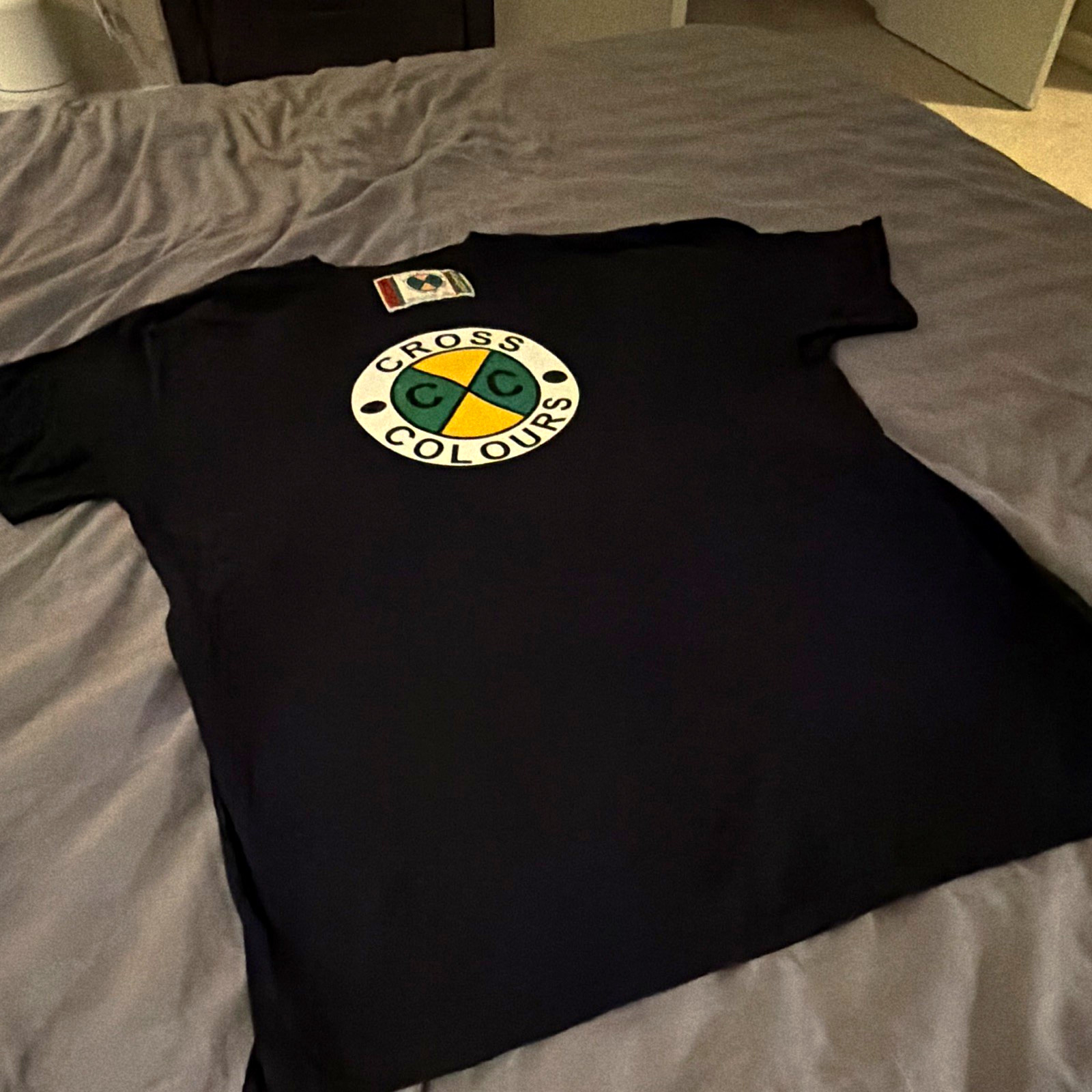 Cross Colours Circle Logo T-Shirt L Oversized Cross Colours Circle Logo T-Shirt L Oversized