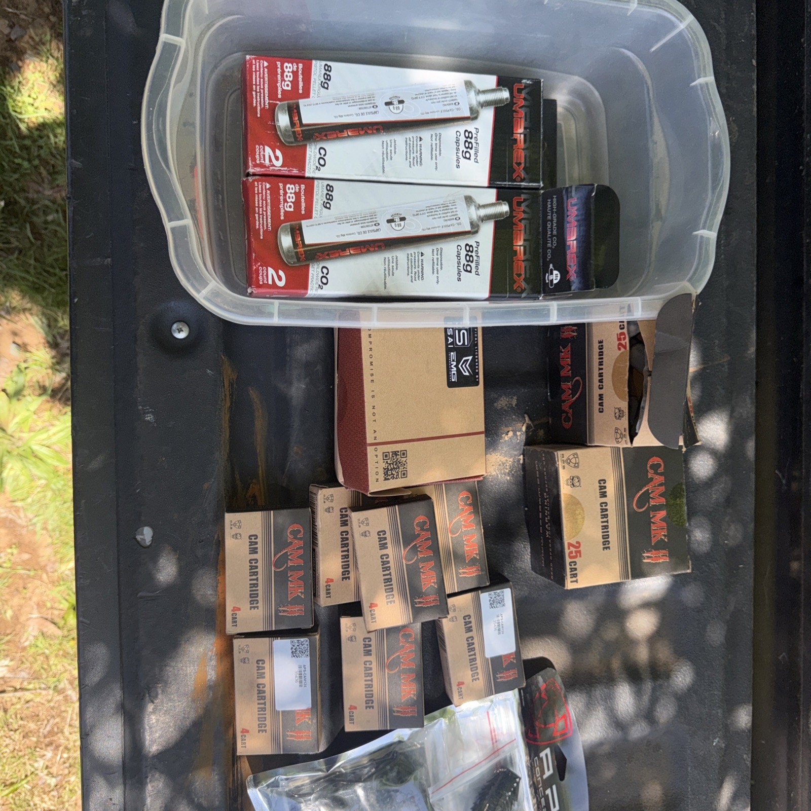 Umarex High-Grade CO2 Cartridges for Airguns 88 Gram Pack of 3 Plus Extras Umarex High-Grade CO2 Cartridges for Airguns 88 Gram Pack of 3 Plus Extras