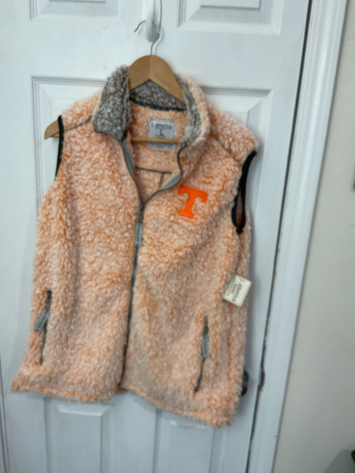 Tennessee Volunteers J.American Perma Fleece Full Zip Vest NWT Women’s Large Tennessee Volunteers J.American Perma Fleece Full Zip Vest NWT Women’s Large
