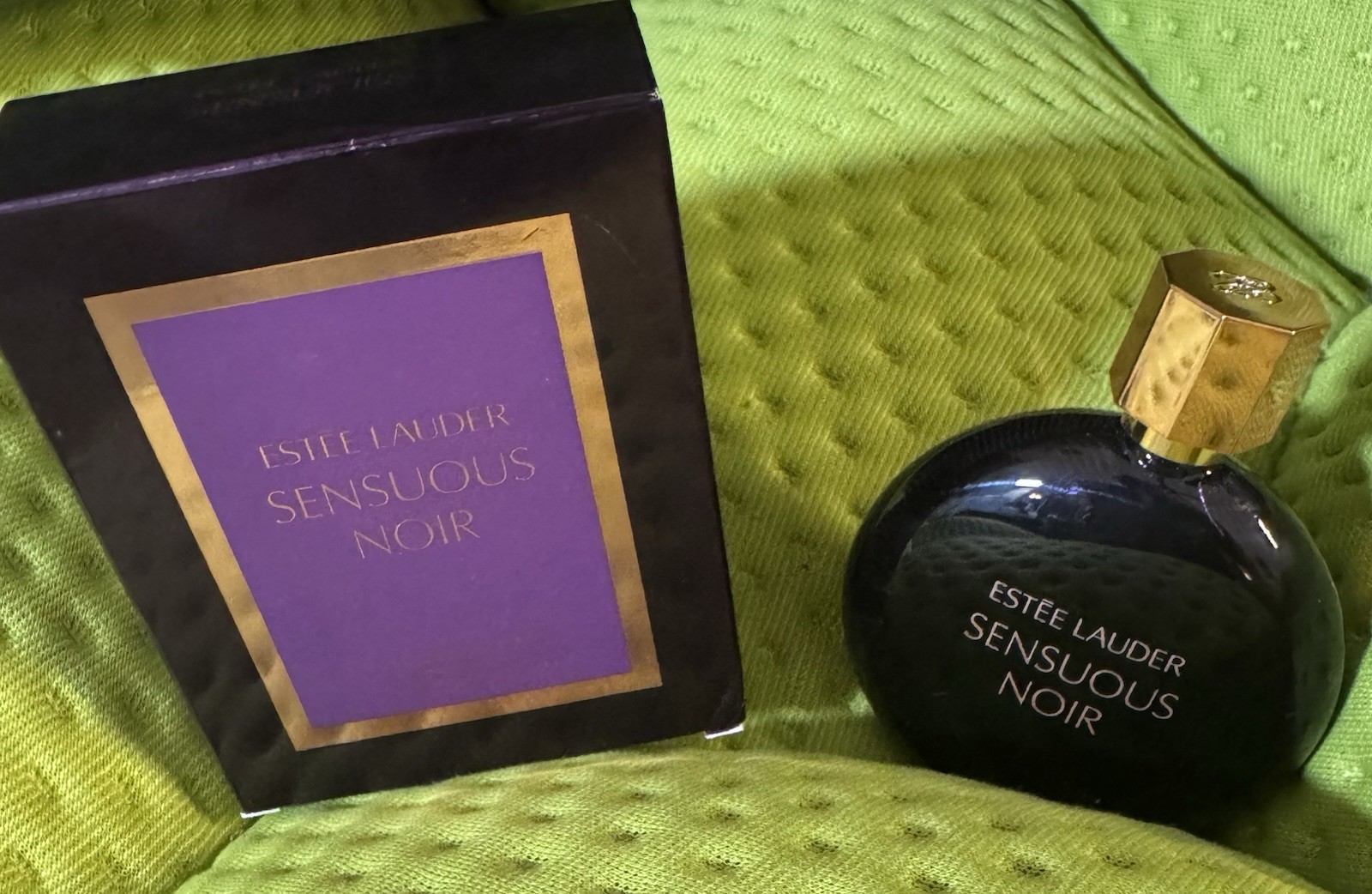 Rare Estee Lauder Sensuous Noir 1.7 FL Oz Women Eau De Parfum Rare Estee Lauder Sensuous Noir 1.7 FL Oz Women Eau De Parfum